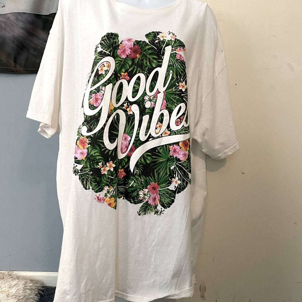 Good Vibes Tee